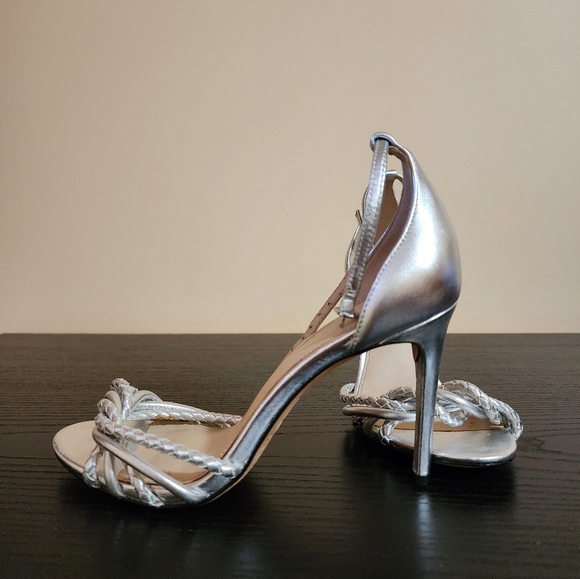 Heels - Picture 2 of 8